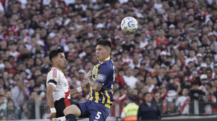En la última visita al Monumental Central cayó 4 a 0 en cancha de River con Holan como DT.