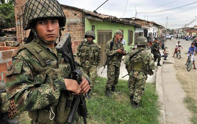 El presidente Juan Manuel Santos suspendió las negociaciones el pasado 16 de noviembre a raíz del secuestro del general Rubén Darío Alzate.