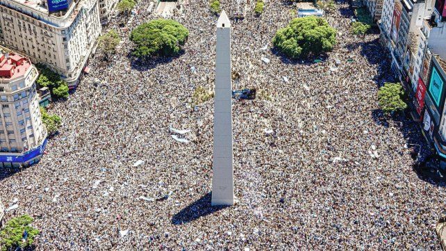 Los jugadores de la Selección Argentina no pudieron llegar al Obelisco y el Chiqui Tapia explotó en sus redes sociales.&nbsp;