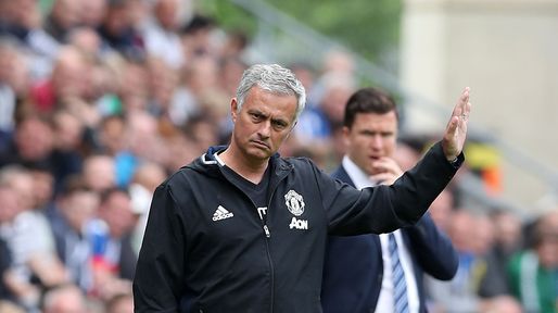 Mourinho prohibió jugar al Pokémon Go a los jugadores del Manchester United