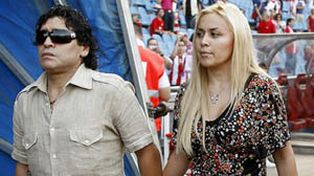 Maradona a su hija Gianinna sobre la versión de su paternidad: ¡Se me ríe el cul…!