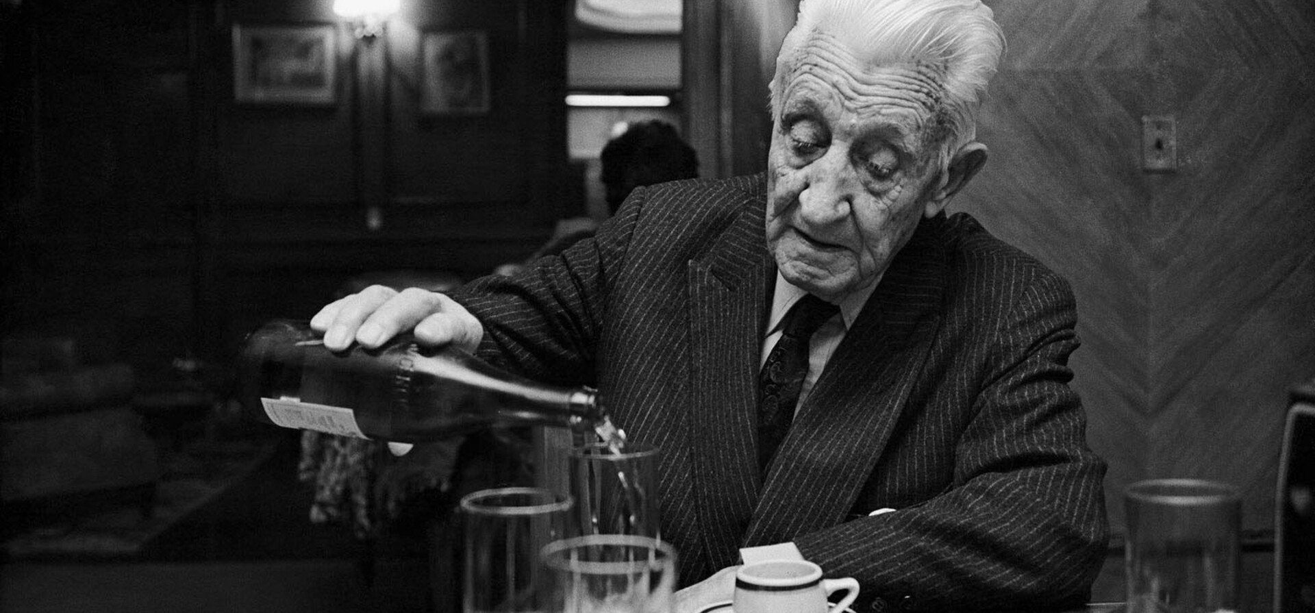 Illia Salteadores Nocturnos: Una novela que revela íntimos secretos del presidente argentino