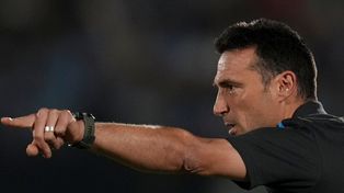 Lionel Scaloni señala el camino. Argentina metió una gran triunfo ante Uruguay en Montevideo y el Mundial está a la vuelta de la esquina.