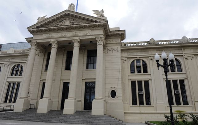 Medicina de la UNR recibe casi 2 mil alumnos por año