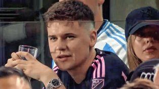 Bizarrap capturado a cara descubierta en el estadio donde jugaba Lionel Messi