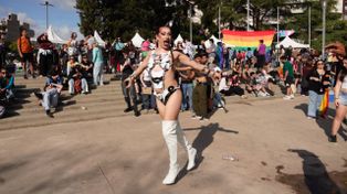 En su vigésimo aniversario, la Marcha del Orgullo se hace sentir en las calles de Rosario