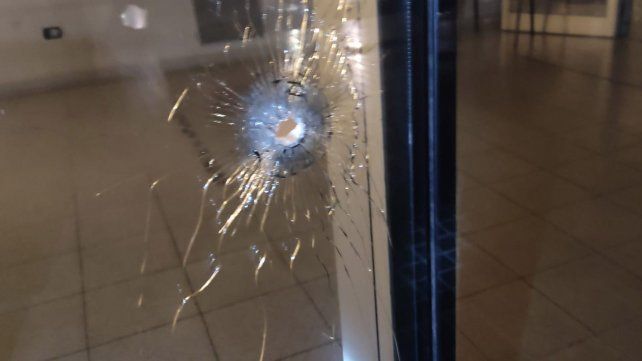 uno-los-impactos-la-balacera-anoche-contra-el-centro-justicia-penal