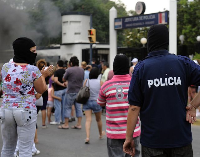 La Justicia investiga si hubo conexión entre los acuartelamientos y saqueos en el interior