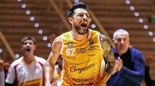 El santafesino Carlos Delfino cumplió una destacada labor en el triunfo de su equipo que avanzó a las semifinales de la Copa de Italia.
