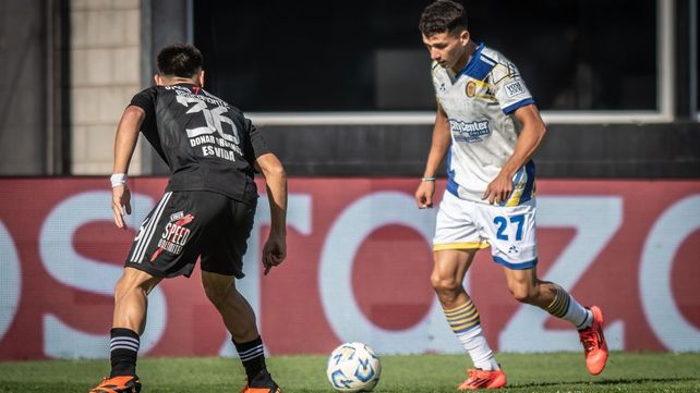 Gaspar Duarte salió en el entretiempo del partido de Central y Deportivo Riestra.