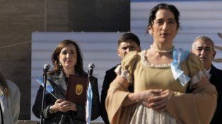 Villarruel asistió al acto del Día de la Bandera: Lo de Adorni está totalmente de más