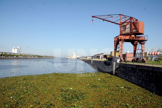 Ante una multitud, el Sampan se despidió y dejó un espacio vacío en el Puerto santafesino