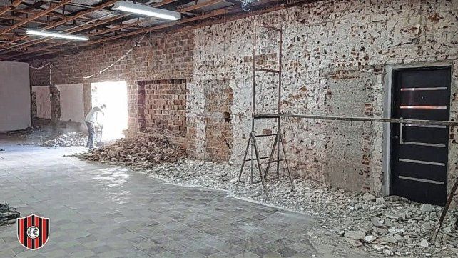 Comenzaron las obras en el salón principal de Cañadita Central.