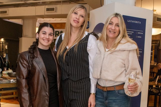 . Candela Chavarini , Carol Christener y Vali Carreras