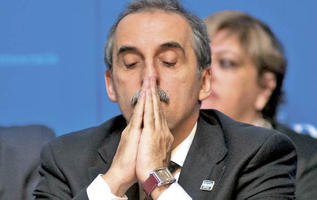 Advertido. Moreno recibió el primer procesamiento judicial por su polémica manera de llevar adelante una gestión