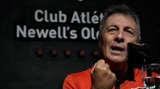 Fran Kudelka seguirá en Newells a pesar de las intenciones de Talleres.