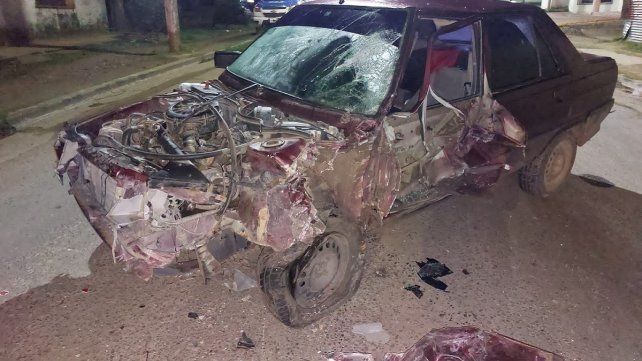 La Paz: un herido tras chocar un auto con un colectivo