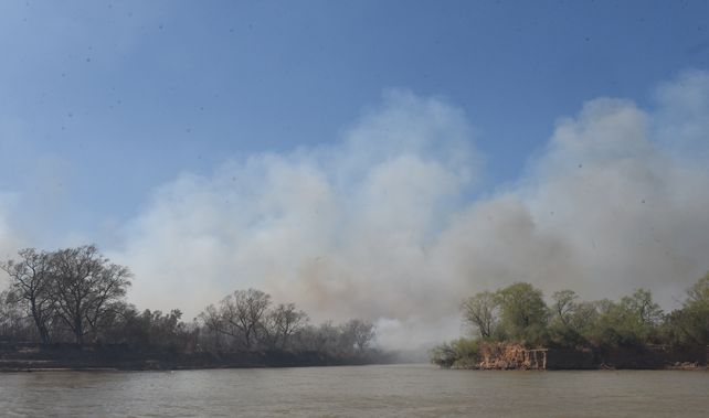 Los pastizales del Delta se queman a mansalva