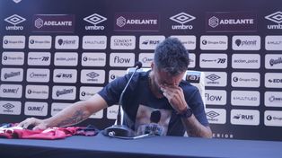 Emocionado hasta quebrarse, Nacho Scocco se despidió de Newells y de su carrera profesional.
