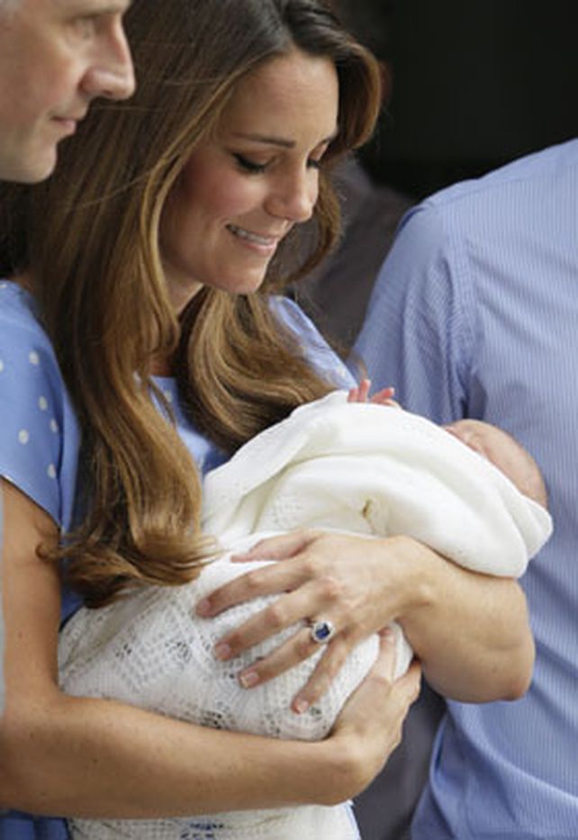 Kate Middleton y el príncipe Guillermo presentaron al bebé Real