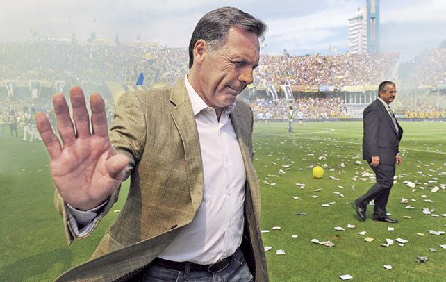 No va más. Russo se reunió ayer con los dirigentes y les comunicó que no seguirá en el cargo. El domingo ante Racing tomará la posta Hugo Galloni de manera interina. Empieza la búsqueda del sucesor.
