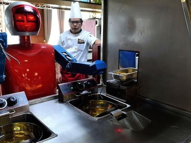 Los robots ahora son capaces de aprender a cocinar mirando videos en Youtube