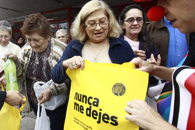 Más comercios se adhieren a la campaña de reducción de bolsas