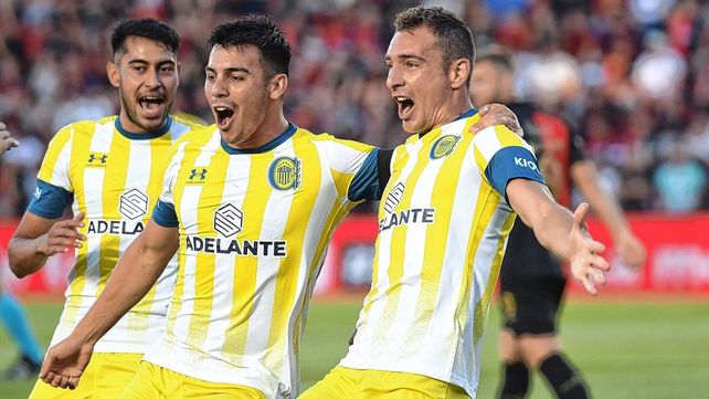 Marco Ruben festeja uno de sus goles en el triunfo de Central.