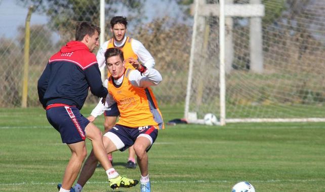 Mauro Pittón podría ser el socio de Nelson Acevedo en el medio tras la venta de Martínez a Central.