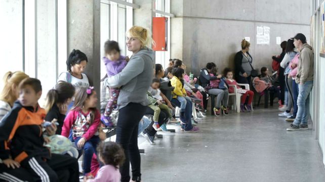 Los médicos denuncian que no se da abasto, ni con el personal ni con el espacio
