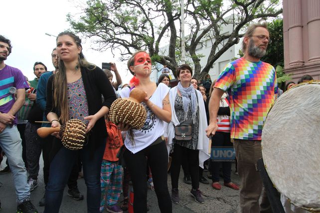 El sábado en Paraná se realizó el Contrafestejo que convocó a una multitud. Foto UNO Juan Ignacio Pereira.&nbsp; 