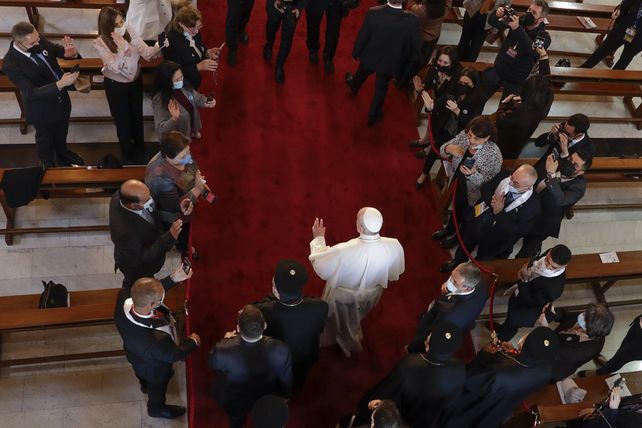 El Papa ingresa a la Catedral de Bagdad