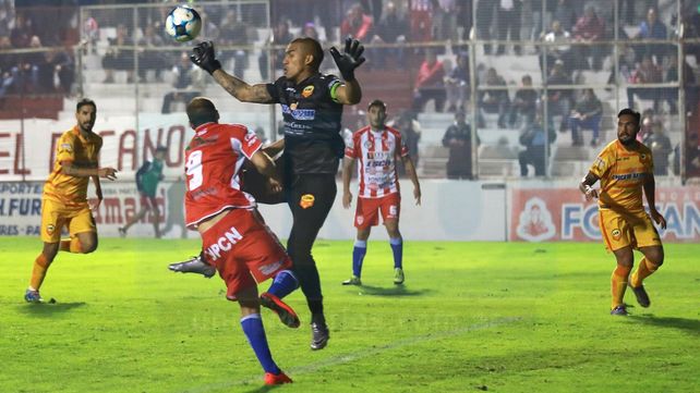 Atlético Paraná y Juventud Unida complicados con la permanencia