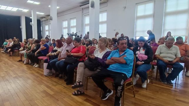 Los marcos de lentes se repartieron en la sede local del Poder Ejecutivo provincial.