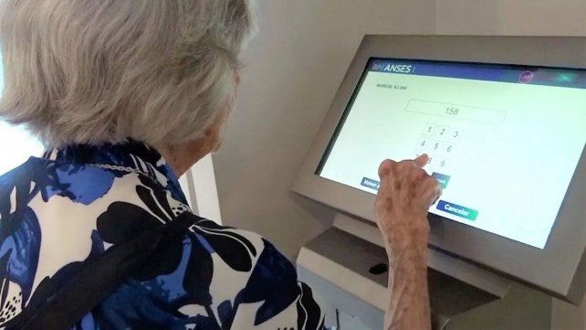 Ansés oficializó bono para jubilados: cómo se pagará y quiénes lo cobrarán