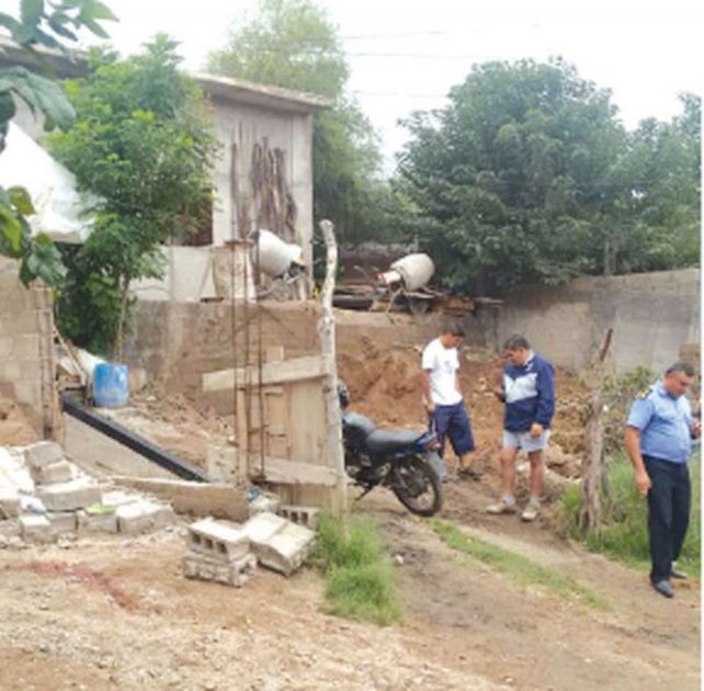 Una máquina derribó la pared de una casa y un nene de 8 años murió aplastado