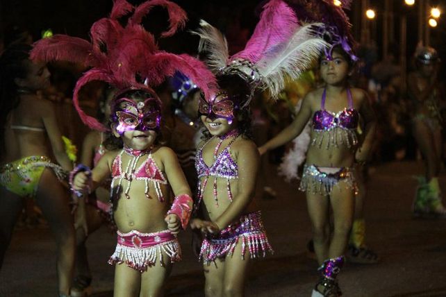 Carnavales: las agrupaciones barriales desataron la fiesta en Costanera Este