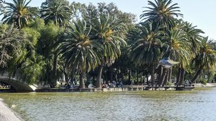 El atraco ocurrió en una zona muy poblada del laguito del parque Independencia.