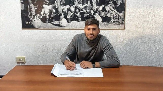 Santiago Pierotti renovó contrato con Colón