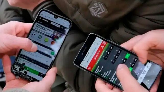 Apuestas online de adolescentes: las señales de alerta que llegan a familias y escuelas