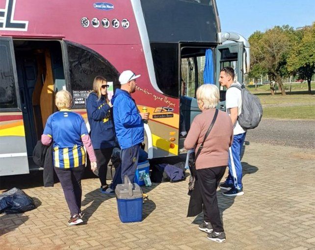Las dos señoras viajaron en colectivo hasta Porto Alegre para ver la clasificación de Central en Copa Sudamericana.
