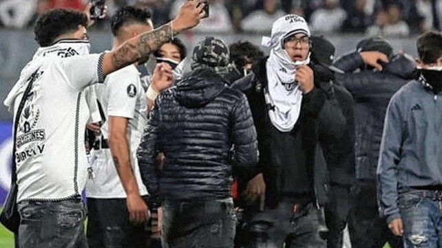 Dos hinchas de Colo Colo fallecieron en la previa del partido ante Fortaleza por la Copa Libertadores.