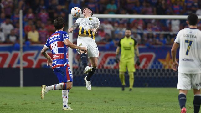 Central: Les pido disculpas a los hinchas por no clasificar, expresó Franco Ibarra