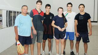 Mucho ejercicio hay en el barrio, entre deportistas y caminantes