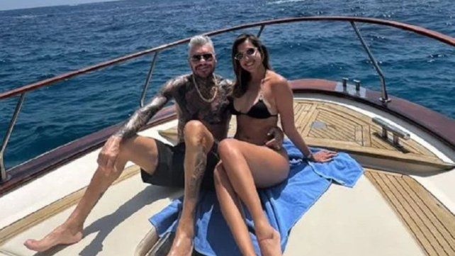 Marcelo Tinelli y Milett Figueroa disfrutaron de un paseo en yate por la Costa Amalfitana