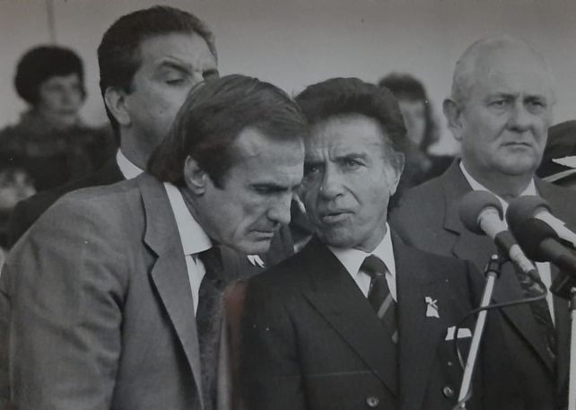 El día que Menem cambió la política santafesina: invento, foto y triunfo de Reutemann