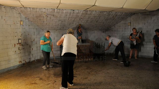 Incendiaron y provocaron destrozos de manera intencional, en la parroquia Nuestra Señora de Pompeya