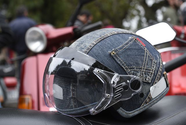 Los fanáticos celebraron  en Rosario los 70 años de la legendaria Vespa