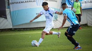 Gonzalo Atardo (exCórdoba) se cruzó de barrio, la rompió ante Victoriano Arenas y hoy se presenta en el Olaeta.