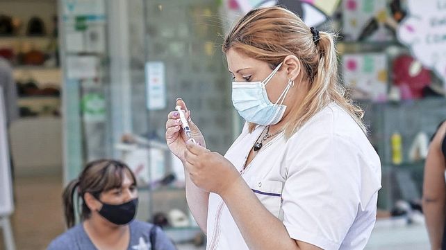 Realizan la vacunación casa por casa en La Rioja